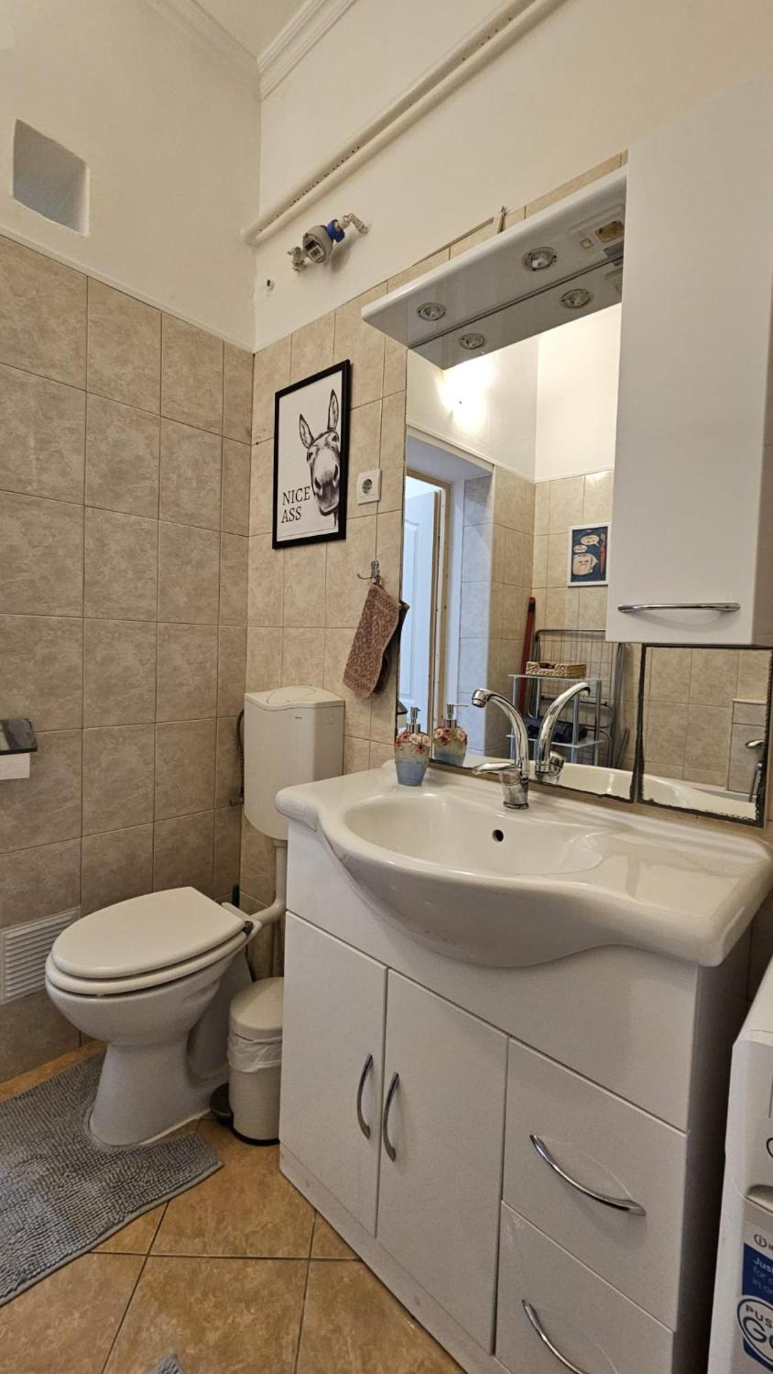 Lovely Central Apartment With Free Parking, Koezponthoz Koezeli 3 Szobas Lakas Győr Eksteriør billede