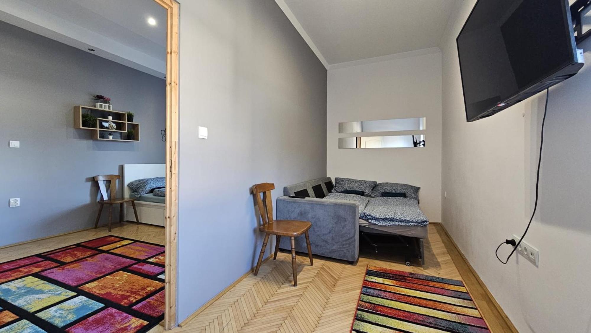 Lovely Central Apartment With Free Parking, Koezponthoz Koezeli 3 Szobas Lakas Győr Eksteriør billede