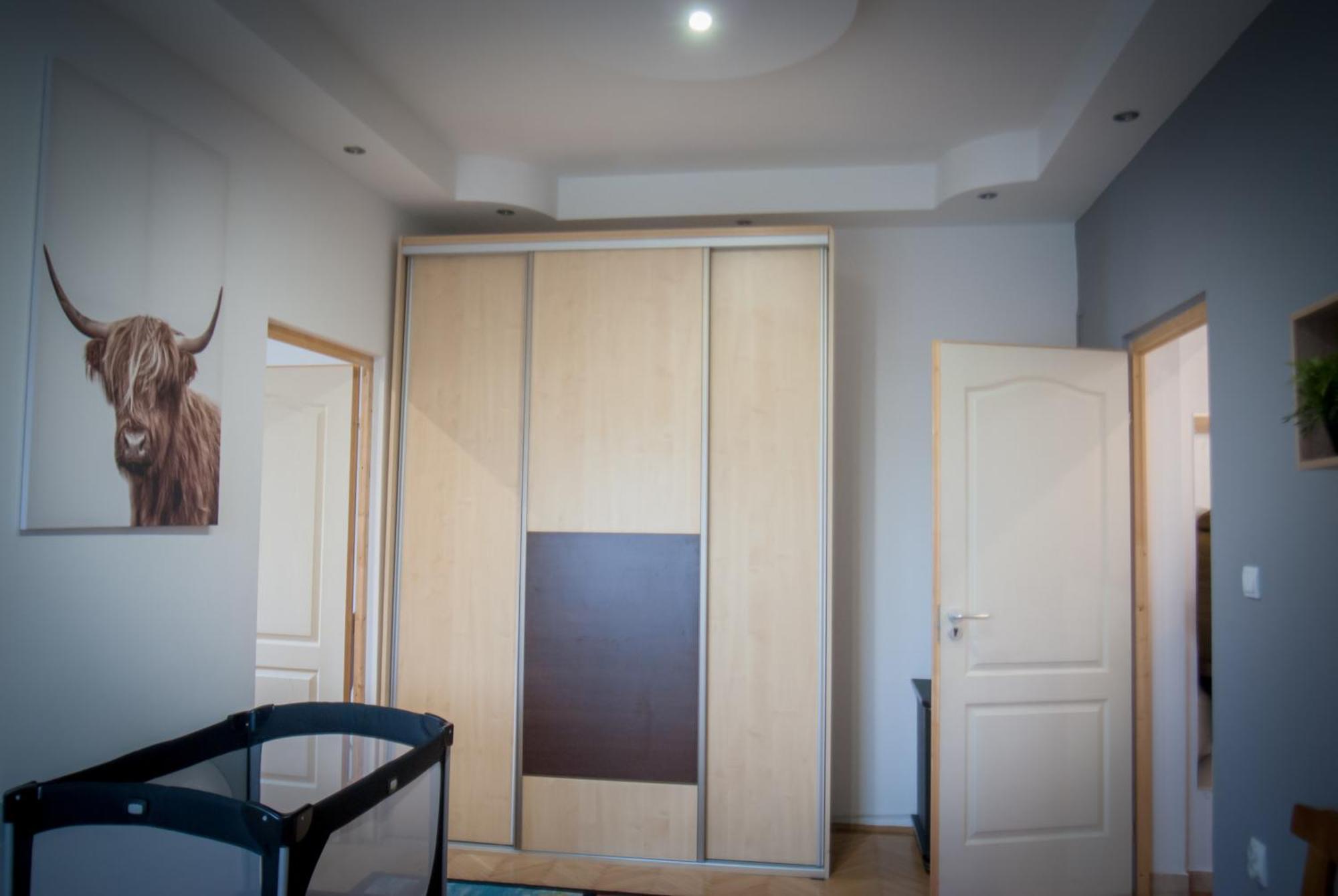 Lovely Central Apartment With Free Parking, Koezponthoz Koezeli 3 Szobas Lakas Győr Eksteriør billede